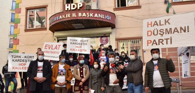 Evlat nöbetinde bir zafer daha! yeni zafer! Bir PKK’lı daha teslim oldu annesine kavuştu