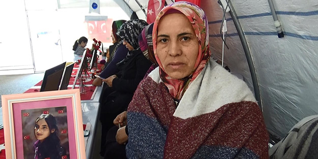 Evlat nöbetindeki anneden dağdakilere çağrı: Sizi Amerika ve İsrail uşağı olarak kullanıyorlar