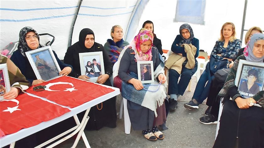 Evlat nöbetindeki annelerin 84’üncü günü ‘Herkes için buradayız’