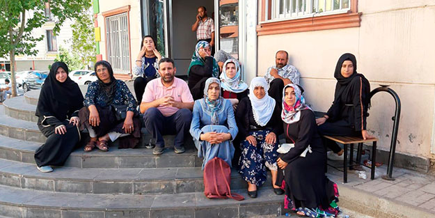 Evlatlarımızı geri alana kadar buradan ayrılmayacağız