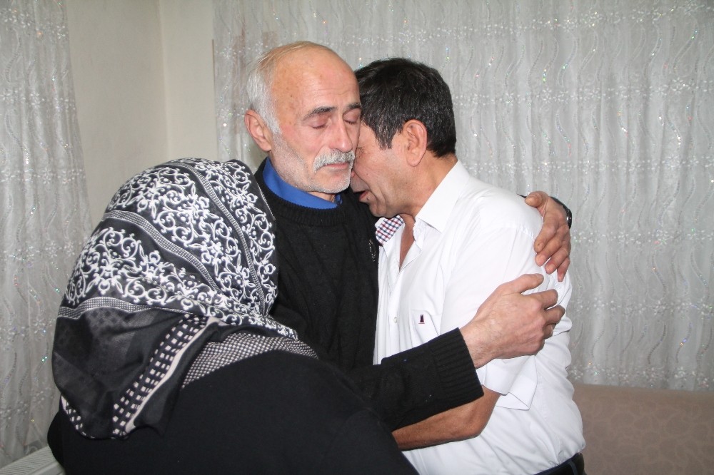 Evlatlık verildi, kardeşlerine ve yeğenlerine 52 yıl sonra kavuştu 