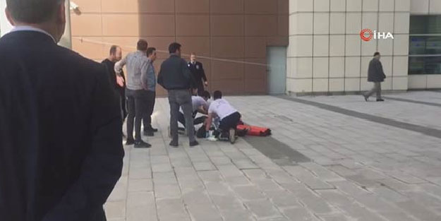 Evlendirme dairesinin önünde silahlı kavga!