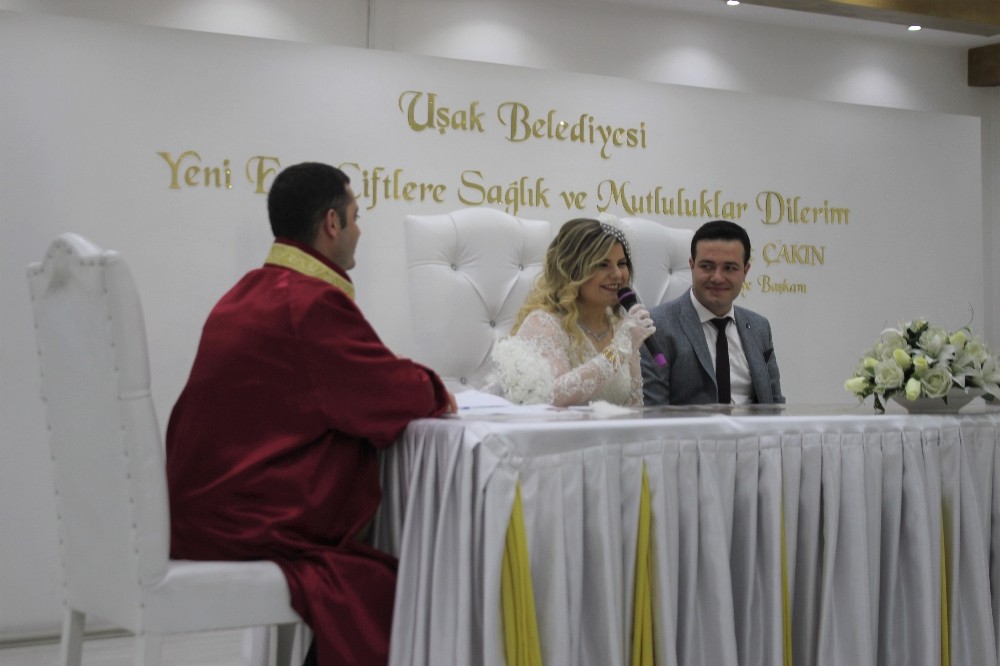 Evlenmek için 02.02.2020 tarihini seçtiler 