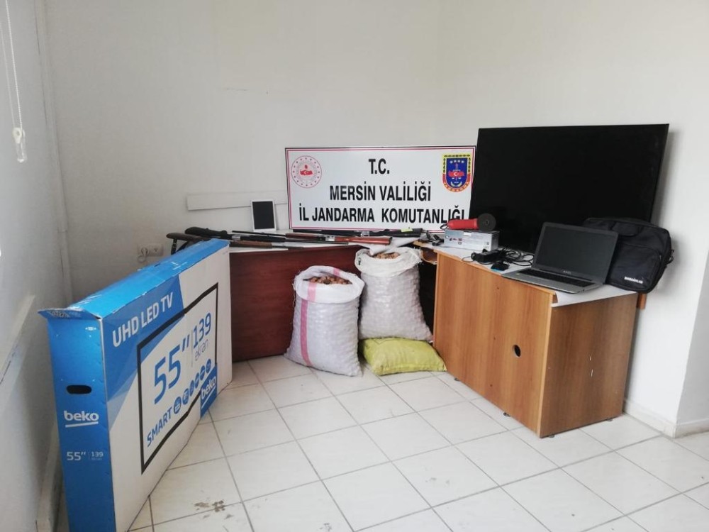 Evlerden hırsızlık yapan 2 kişi tutuklandı 