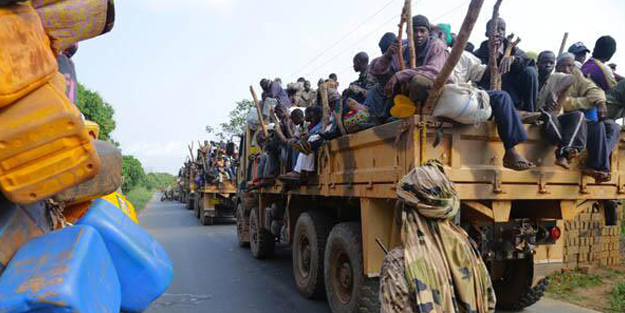 Evlerinden kaçmak için yardım istiyorlar
