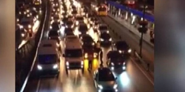 Evlilik teklifi etti, 7 kişi gözaltında