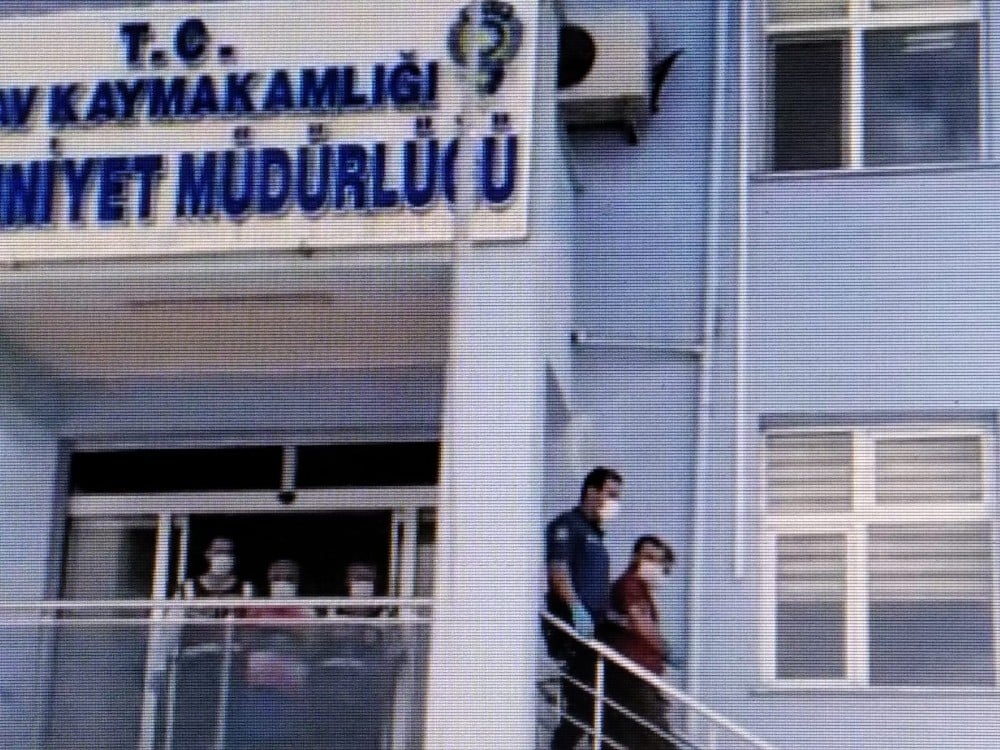 Evlilik vaadiyle dolandırıcılık yapan çete çökertildi 