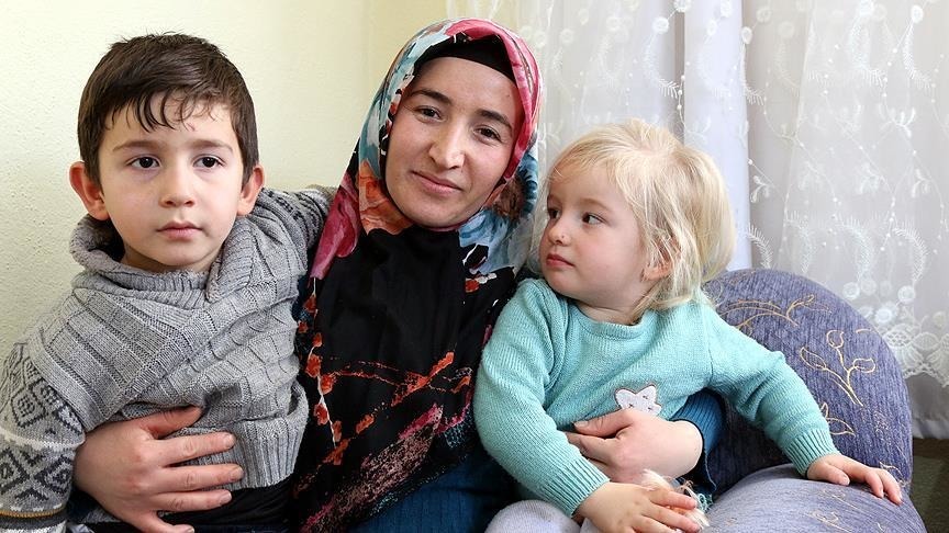 Evlilik yüzüğünü Halep'e yardım için sattı