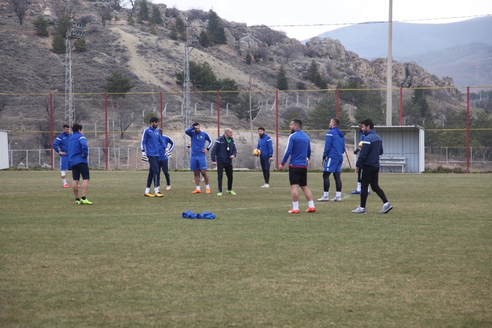 E.Yeni Malatyaspor çıkış arıyor 