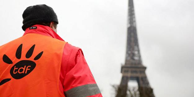 Eyfel Kulesi 6 metre daha uzadı!