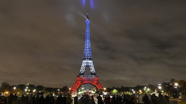 Eyfel Kulesi kırmızı beyaza bürünebilir