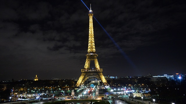 Eyfel Kulesi otel oluyor