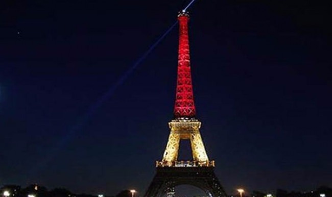 Eyfel Kulesi,Belçika bayrağının renklerine büründü