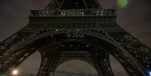 Eyfel Kulesi'nde yeni karar