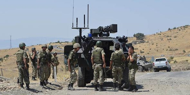 Eyleme giden bombalı araç içindeki teröristlerle birlikte imha edildi!