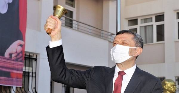 Eylül ayında okullar yüz yüze mi olacak? 2021-2022 okullar ne zaman ayın kaçında açılacak?