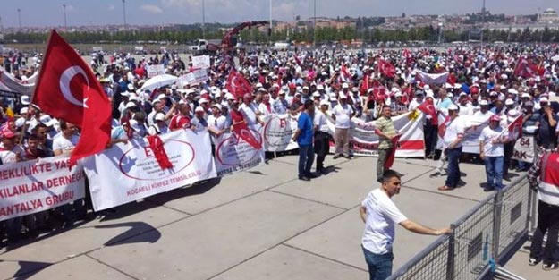 EYT ne oldu? Emeklilikte yaşa takılanlar son durum