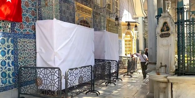 Eyüp Sultan Türbesi'ne çekiçli saldırı! Açıklama geldi