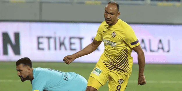 Eyüpspor Gençlerbirliği'ni 4 golle geçti! Umut Bulut geceye damga vurdu