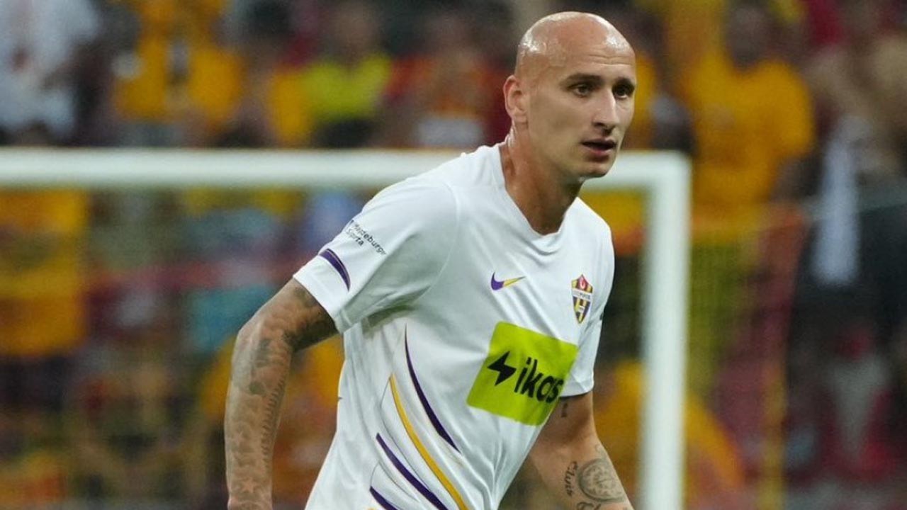 Eyüpspor tecrübeli yıldızıyla yollarını ayırdı