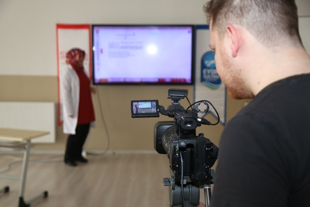 Eyüpsultan Belediyesi online eğitim hizmetine başladı 