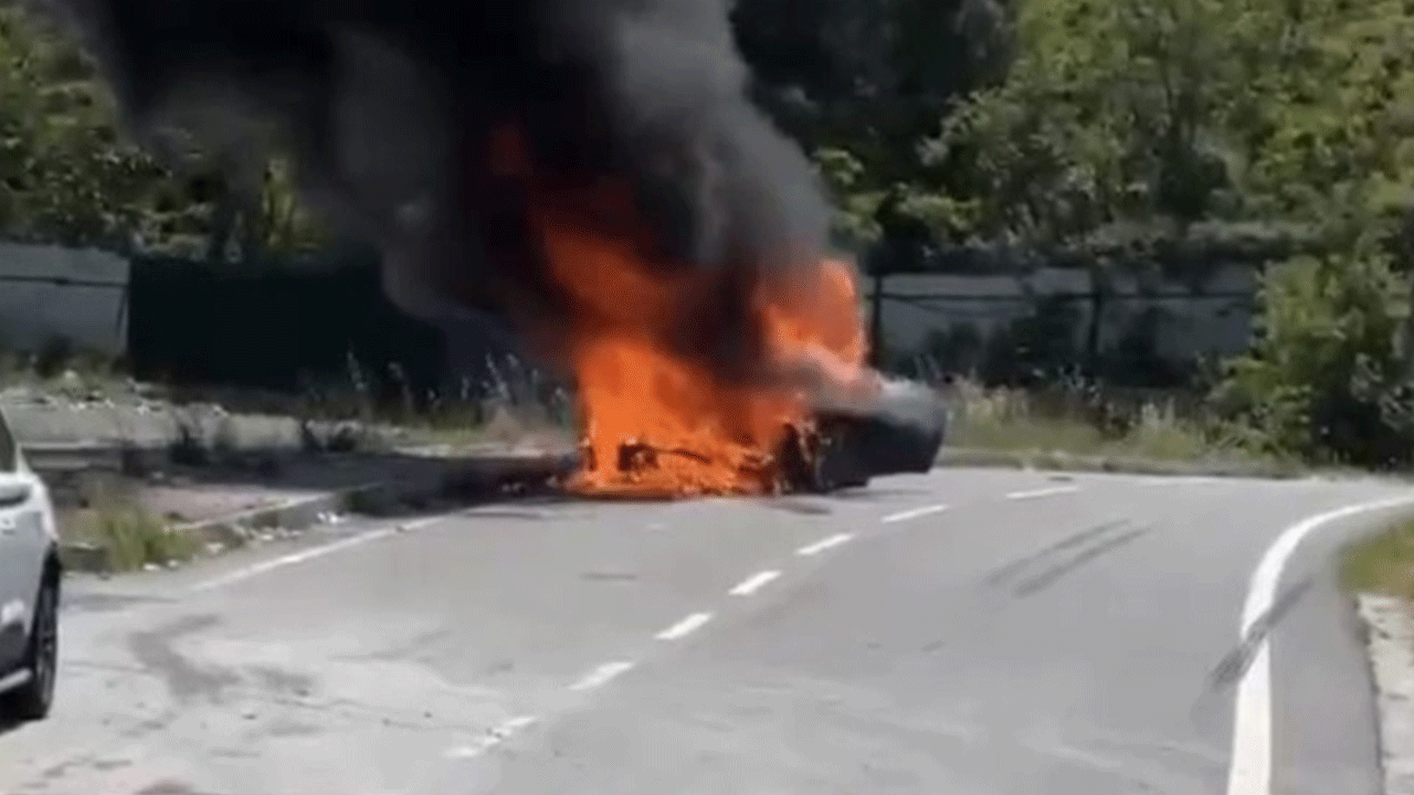 Eyüpsultan'da bir araçta patlama meydana geldi! O anlar kamerada!