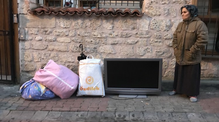 Eyüpsultan'da iki katlı ahşap bina yandı
