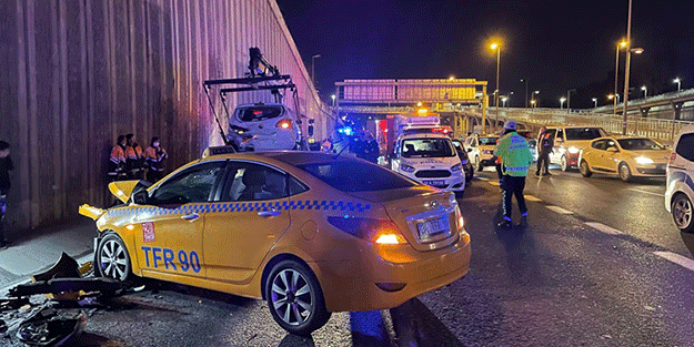Eyüpsultan’da iki otomobilin karıştığı kazada 3 kişi yaralandı