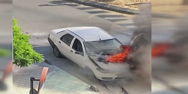 Korku dolu anlar! Seyir halindeki otomobil alev aldı