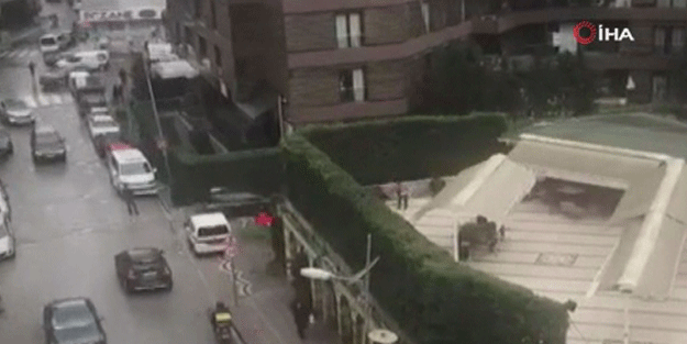 İstanbul'da silahlı çatışma anı kamerada