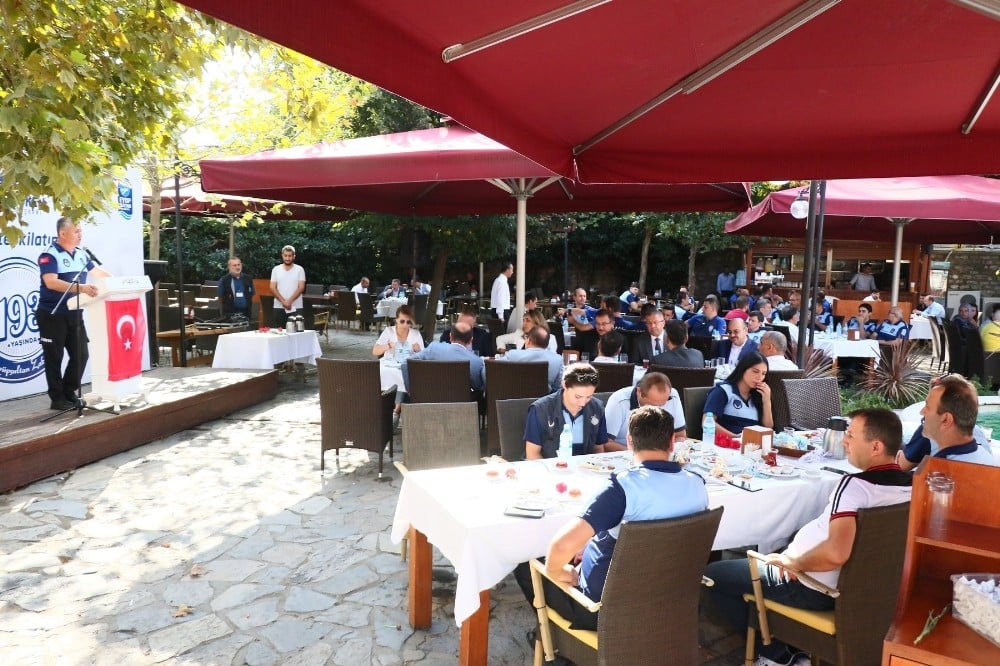 Eyüpsultan’da zabıtalar kahvaltı programında bir araya geldi 