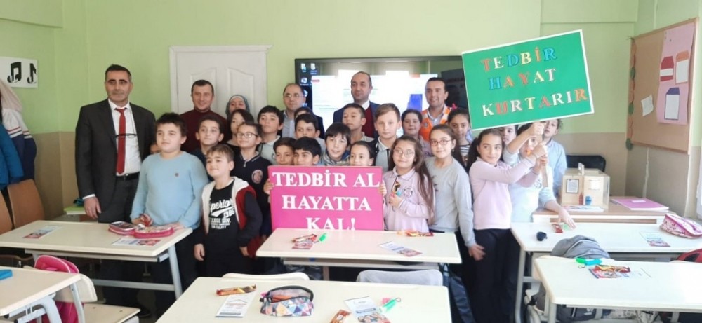 Eyüpsultanlı öğrenciler afetlere karşı bilinçleniyor 