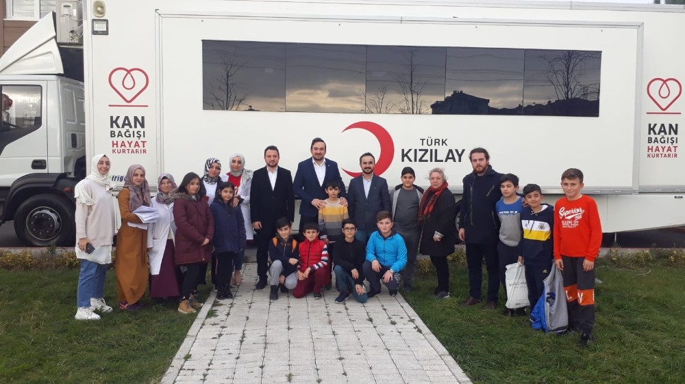 Eyüpsultanlı öğrencilerden “Yardımseverlik KANımızda var” kampanyasına destek 