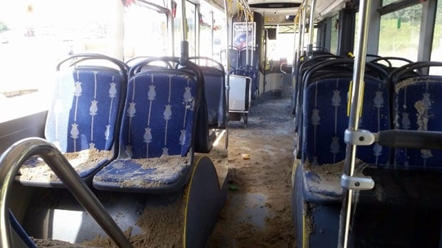 Eyüp'te hafriyat kamyonuyla otobüs çarpıştı: 12 yaralı