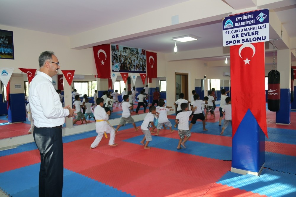 Eyyübiye’de en büyük yatırım gençlere yapılıyor 