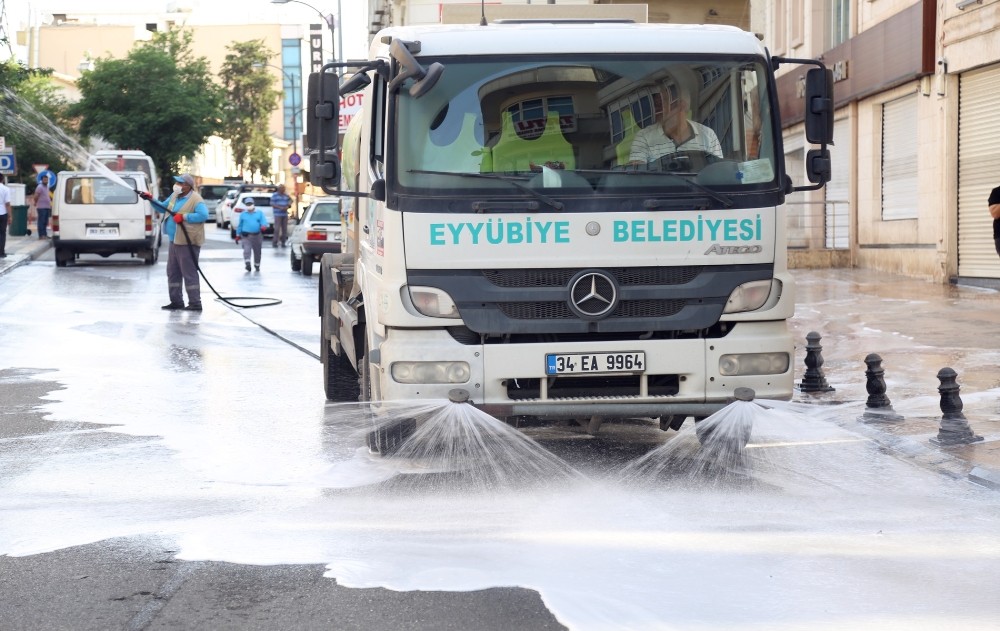 Eyyübiye’de temizlik çalışmaları devam ediyor 
