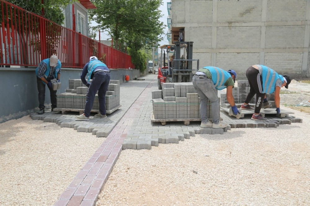 Eyyübiye’de yol yapım çalışmaları sürüyor 