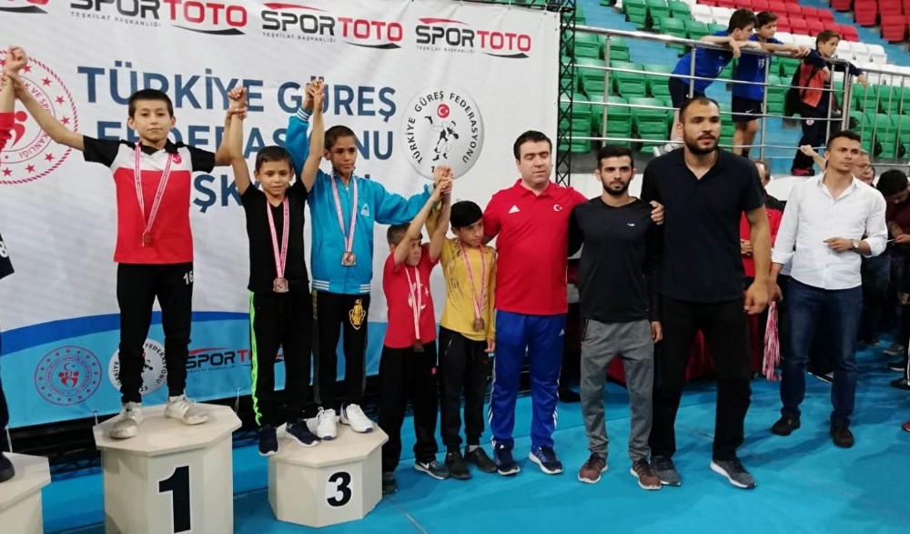 Eyyübiyeli gençler büyük başarı sağladı 