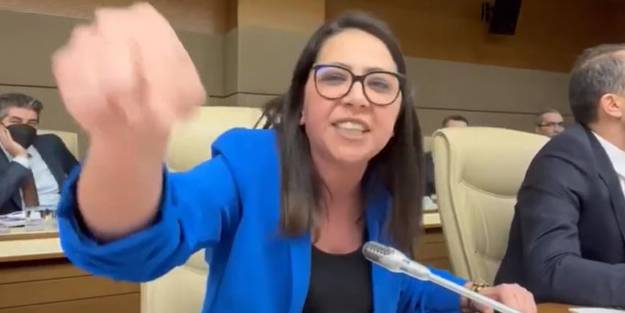 Ezan karşıtı TİP'li Sera Kadıgil Meclis'i karıştırdı!