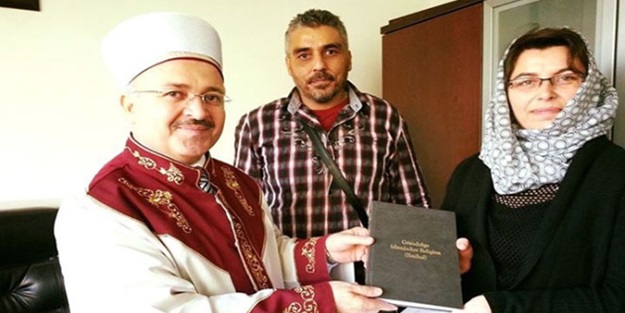 Ezan sesinden etkilendi, Müslüman oldu