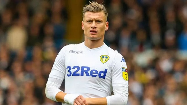 Ezgjan Alioski kim kaç yaşında? Ezgjan Alioski kariyeri: