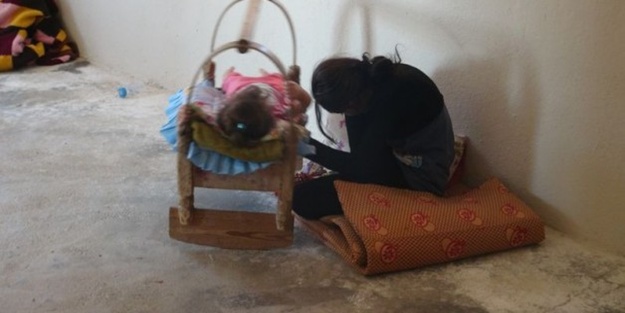 Ezidiler açlıktan yaprak yiyor