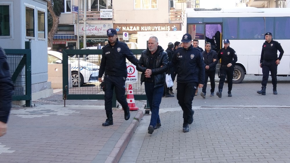Ezine’de evinde ölü bulunan yaşlı adam ile ilgili cinayet şüphesi 