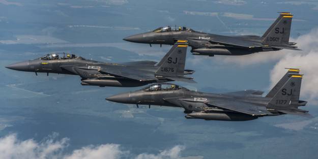 F-15 savaş uçakları suların ısındığı kritik bölgeye konuşlandırıldı!