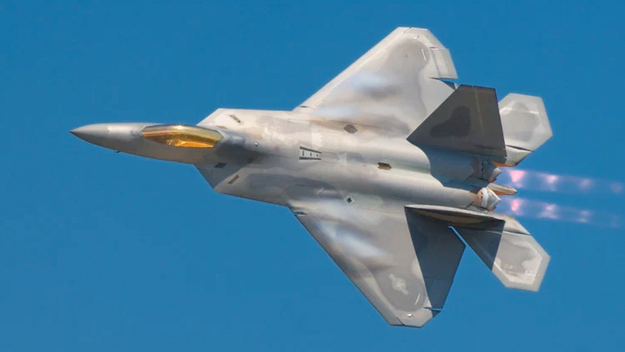 F-22 savaş uçakları için 1,5 milyar dolarlik anlaşma tamam! Kararı verildi