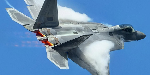 F-22 uçaklarında bomba gelişme! Anlaşma sağlandı