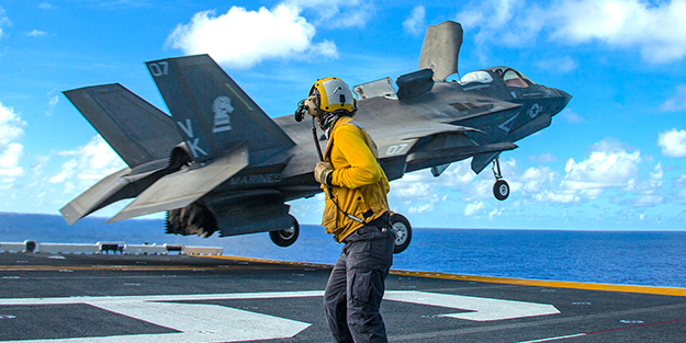 F-35'leri Türkiye ile savaş isteyen ülkeye gönderdiler! Nereden bakarsan bak skandal