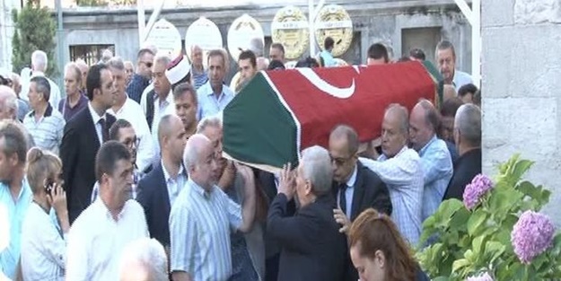 F klavyenin mucidi son yolculuğuna uğurlandı