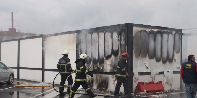 Konteyner yangını paniğe yol açtı