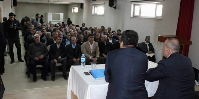 Çaldıran’da muhtarlar toplantısı